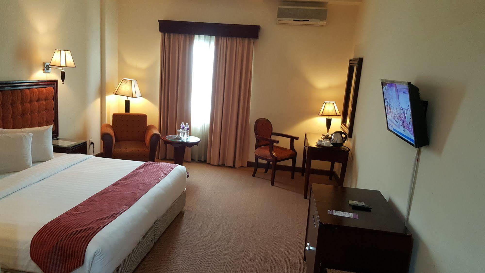 Harbourbay Amir Hotel Batam Exterior foto